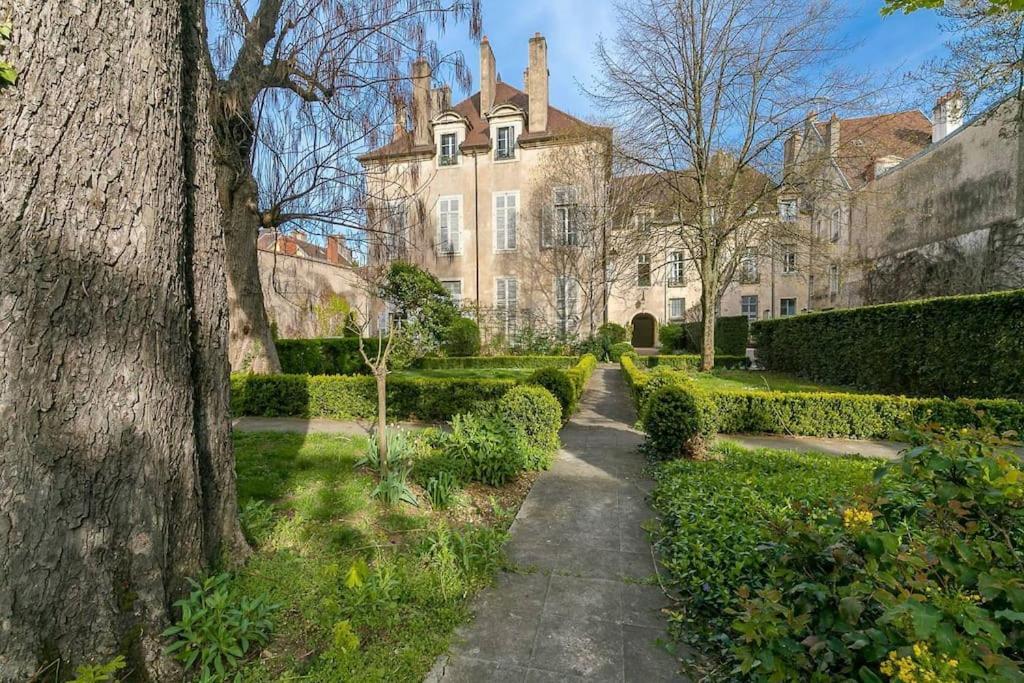 Le Notre Dame Apartment Дижон Екстериор снимка