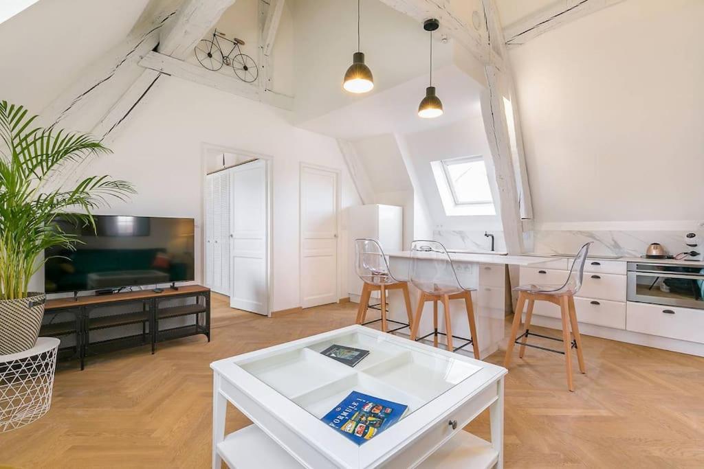 Le Notre Dame Apartment Дижон Екстериор снимка